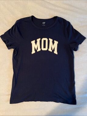 GAP 'MOM' Tee
